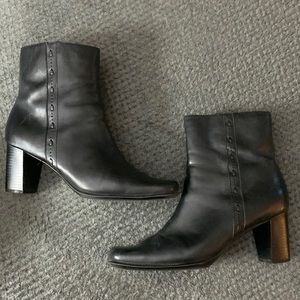 Karen Scott black boots